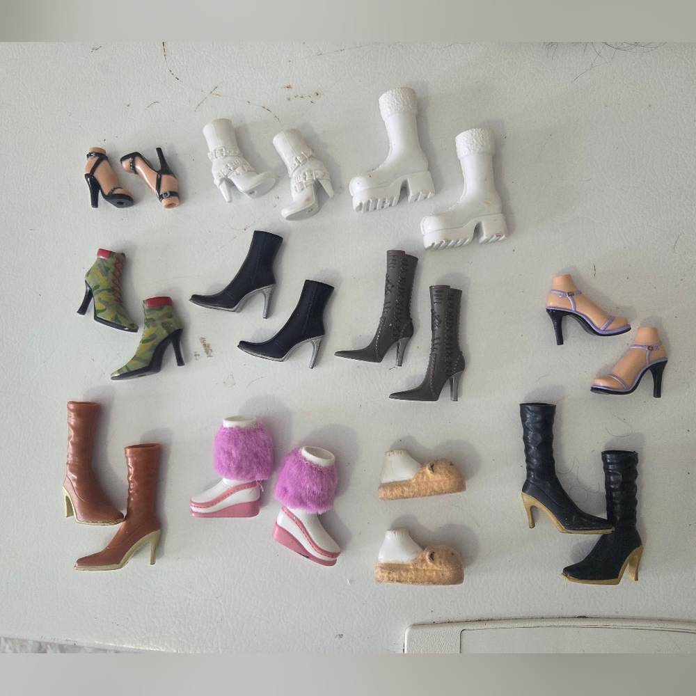 Bratz Shoes Set Of 11